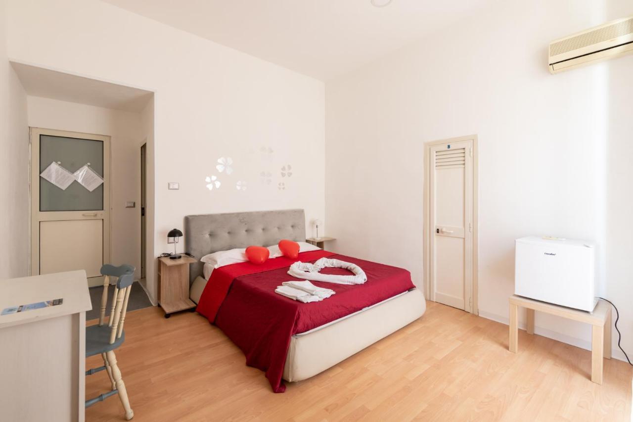 ナポリ マディソン Bed & Breakfast エクステリア 写真
